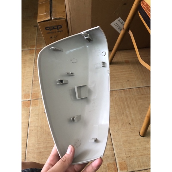 Ốp gương chiếu hậu  bên lái mazda 3  xịn hãng mazda 2