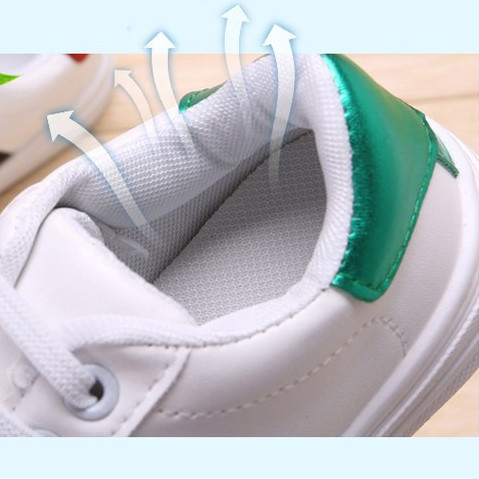 Giày Sneaker Đế Mềm Hình Chú Ong Cho Bé&lt;br&gt;5.0