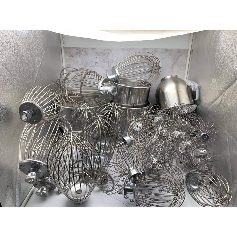 Lồng, thố, móc câu, mái chèo máy đánh trứng, đánh kem ( chụp hình của máy gửi vào tin nhắn để shop chọn lồng phù hợp)