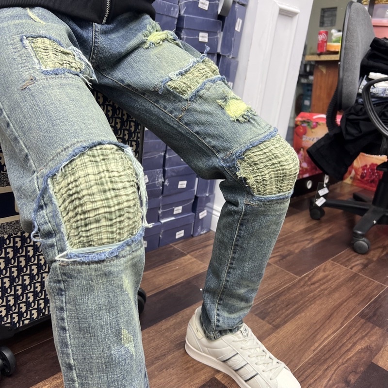 Quần jeans rách vá vải bò cao cấp 2022
