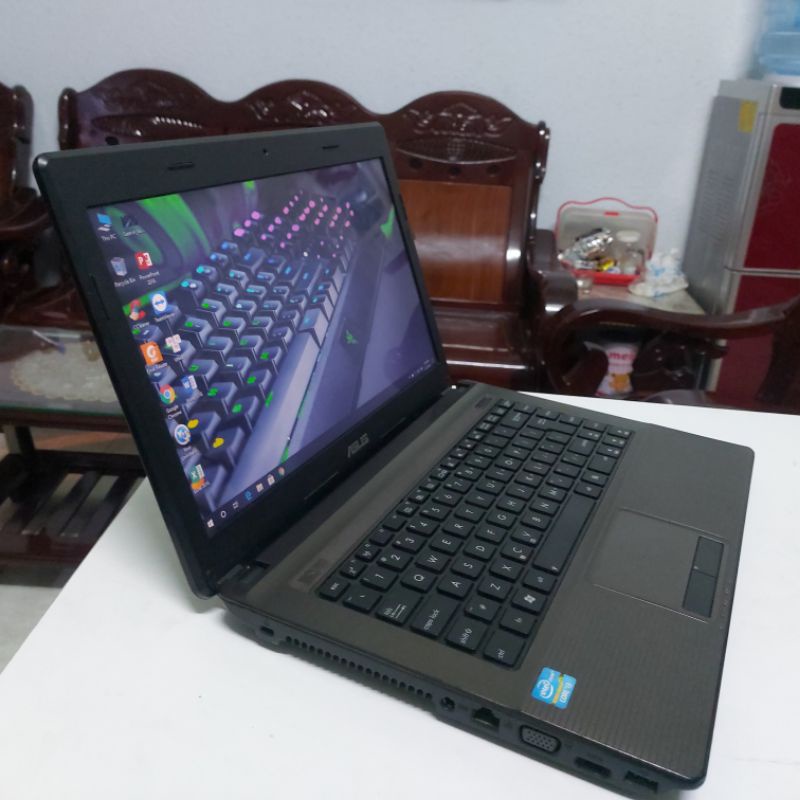 Laptop Asus intel i3 ổ cứng SSD win 10 đẹp 90% đầy đủ phụ kiện chính hãng
