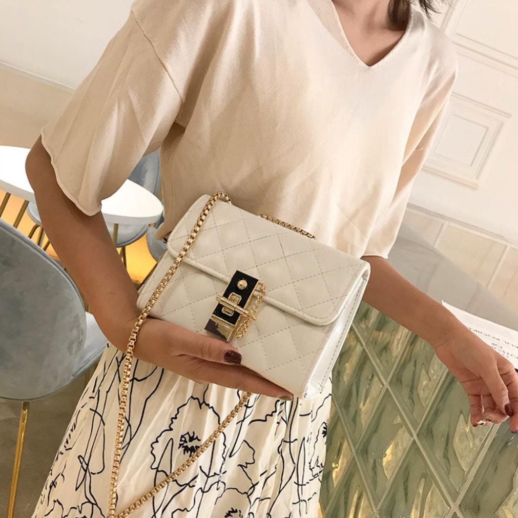 họa tiết thêu caro xinh xắn, khóa túi cách điệu ngầu hơn trái bầu TX06