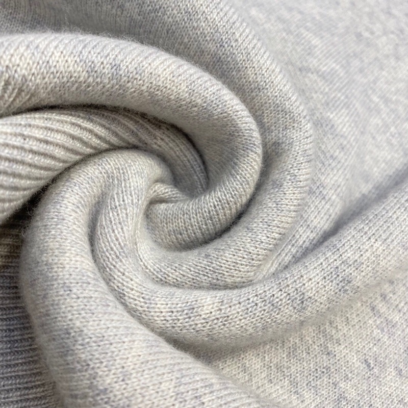 Áo Celine chất liệu len nguyên chất có thể phối với quần short và chân dài. | BigBuy360 - bigbuy360.vn