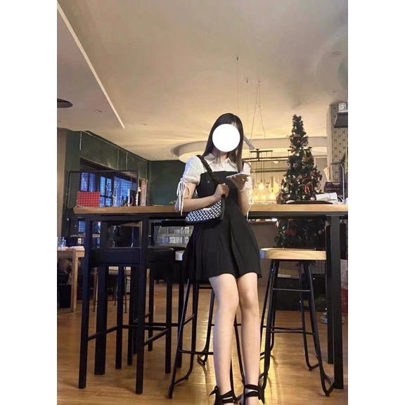 Váy yếm phối áo kiểu