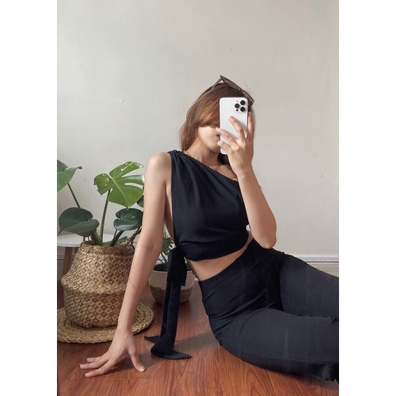 Áo nữ thiết kế- New Arrival-Áo croptop chéo vai Untamed có sẵn mút ngực đen chéo lưng sexy cá tính quyến rũ ELE