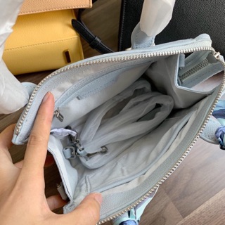 Túi charles keith chuẩn auth