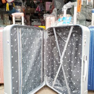 Vali Nhựa size 28