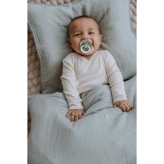 (Tặng hộp đựng) Ti bibs giả  BOHEME chính hãng núm Silicon đầu tròn.