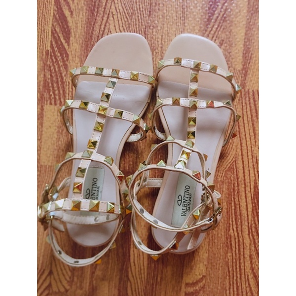 Pass sandal bệt valentino  màu hồng sz36 ảnh thật