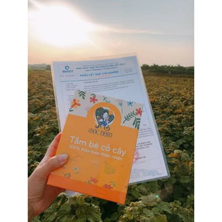Tắm bé cỏ cây Mộc Nhan Natural