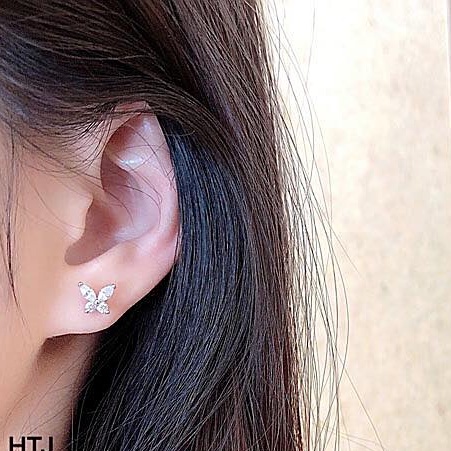 1 ĐÔI NỤ TAI BẠC HÌNH BƯỚM, NỤ ĐÁ TRẮNG NHỎ, BẠC NGUYỄN KHÁNG