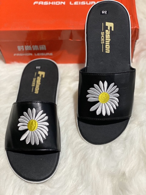 Dép Nam thời trang thêu hoa cúc