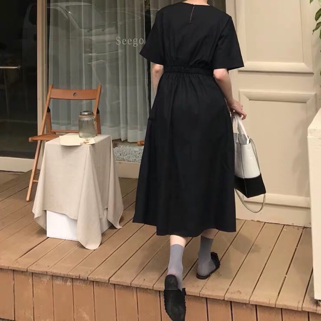 Váy dáng xoè cổ V vintage