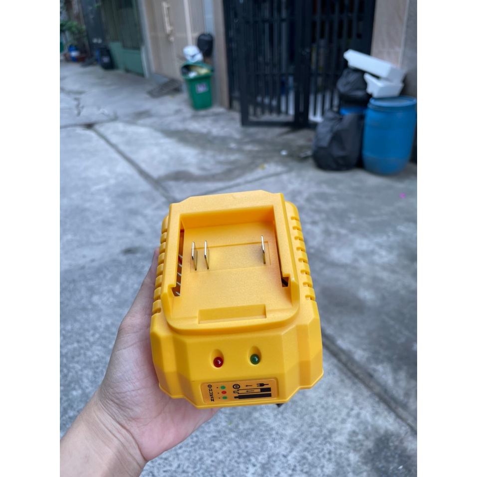 Sạc pin Hukan chuyên dụng. chân phổ thông