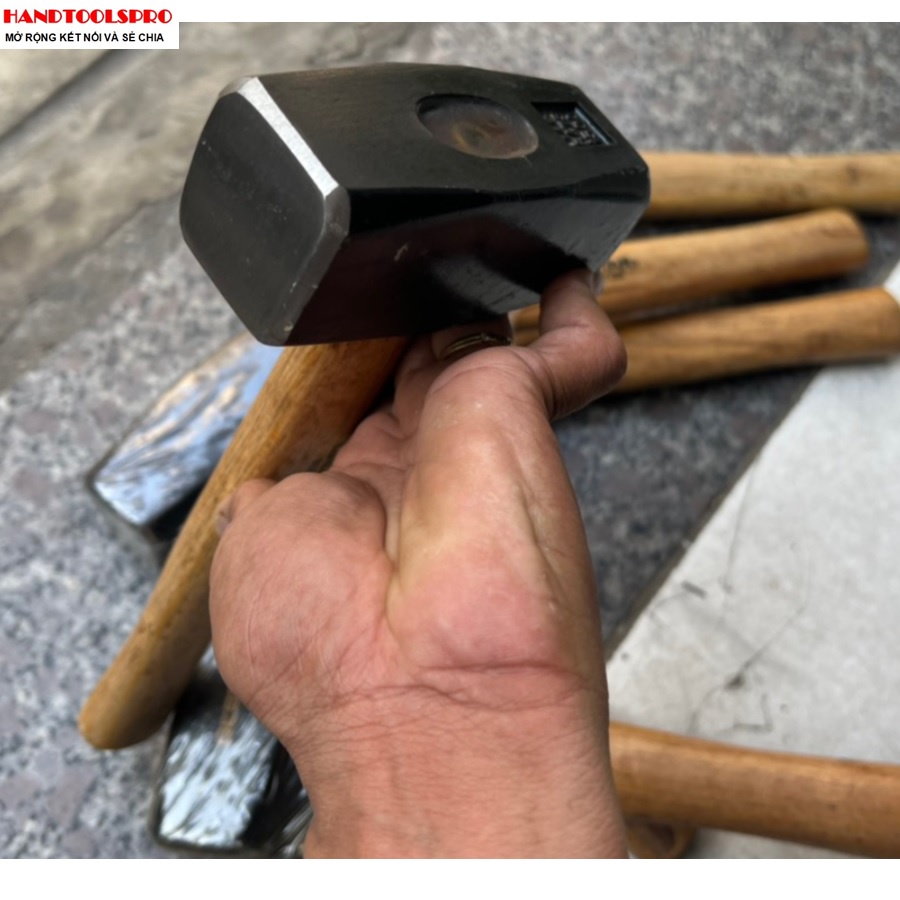 Búa Đầu Vuông Cán Gỗ 1.5kg GESTAR 968-433