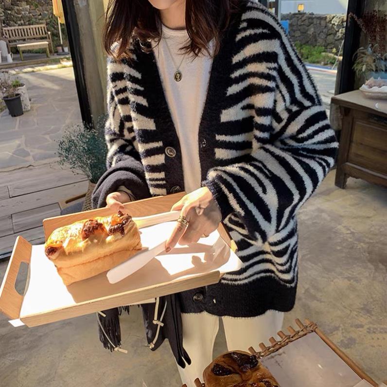 Áo khoác cadigan vằn đen len lông thỏ cao cấp phong cách Hàn Quốc | BigBuy360 - bigbuy360.vn