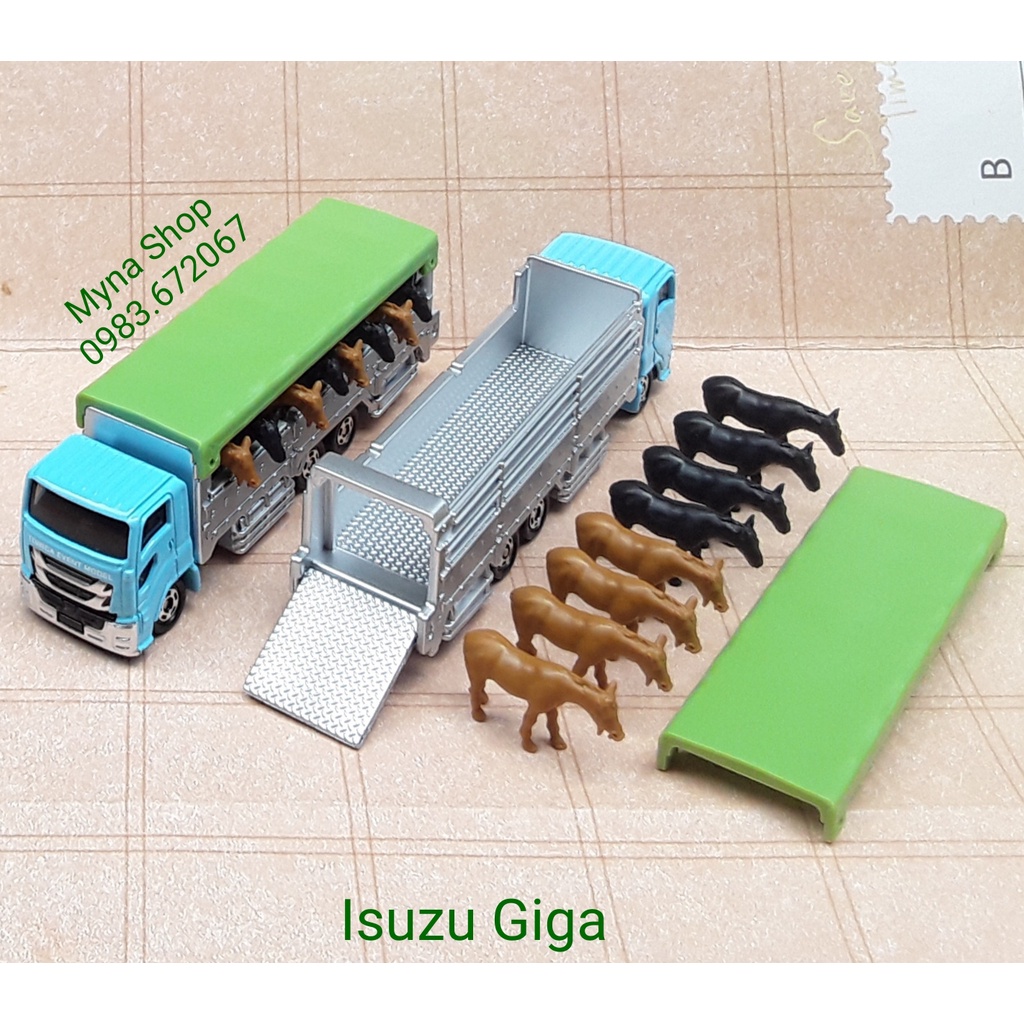 Đồ chơi mô hình tĩnh xe tomica không hộp, gồm 1 xe & 8 con ngựa như hình