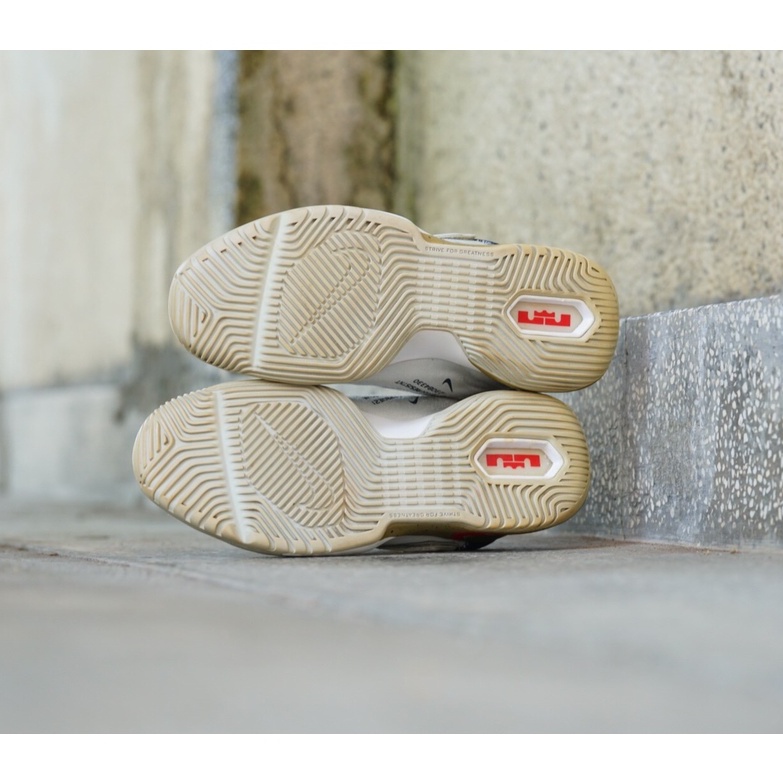 [2hand] Giày Thể Thao NIKE LEBRON AMBASSADOR 11 A02920-002 GIÀY CŨ CHÍNH HÃNG