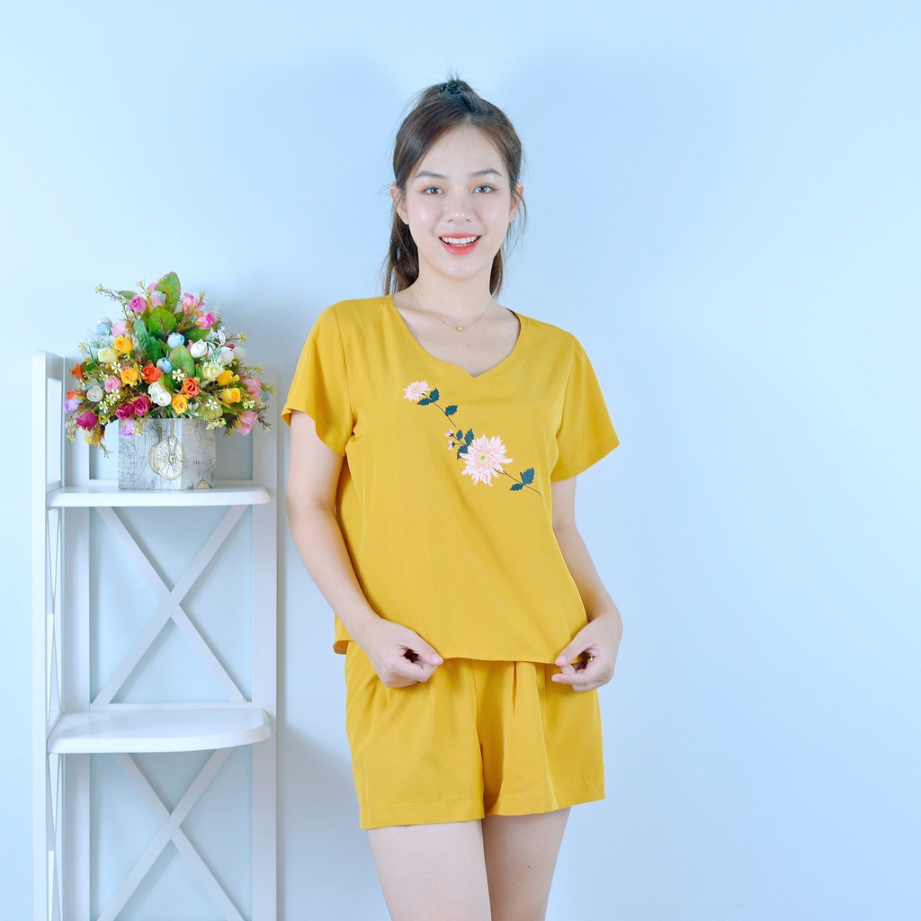 Bộ đồ nữ MÀU VÀNG CỔ TIM IN HOA  - vải lụa cao cấp - Cực Kì Sang Chảnh