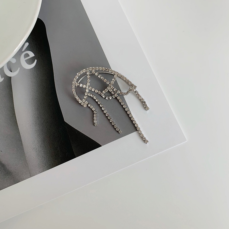 Bông tai tua rua đính đá thời trang phong cách sang trọng