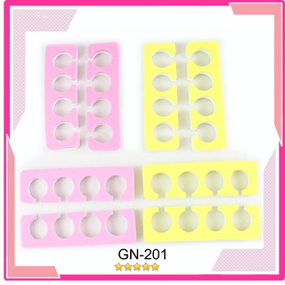 Dụng cụ gác ngón hỗ trợ sơn móng tay siêu tiện lợi