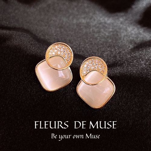 Khuyên tai đá Opal vuông phong cách cổ điển Fleurs de Muse
