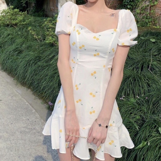 Đầm cherry vàng cúp ngực hàng VNXK