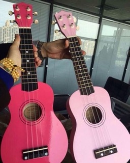 Ukulele lortui 21inch màu hồng đậm