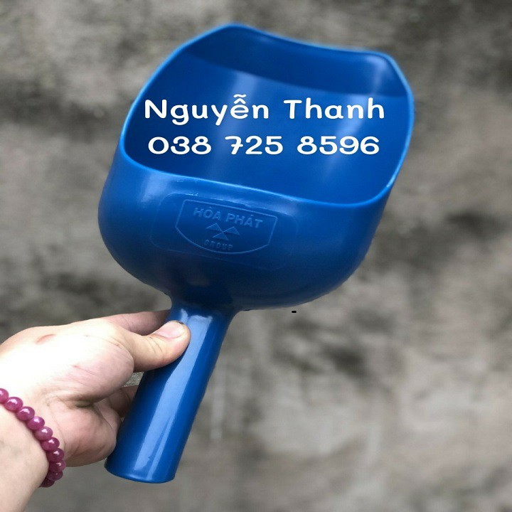 Xúc cám nhựa, ca xúc cám