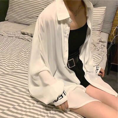 Áo sơ mi tay chữ bo chun chữ ngực cá tính