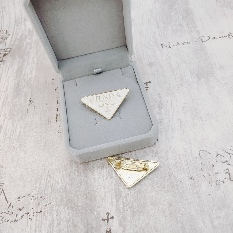 Ghim Cài Áo Kim Loại Hình Tam Giác Ngược Hàng Mới Phong Cách Âu Mỹ Mặc Thường Ngày