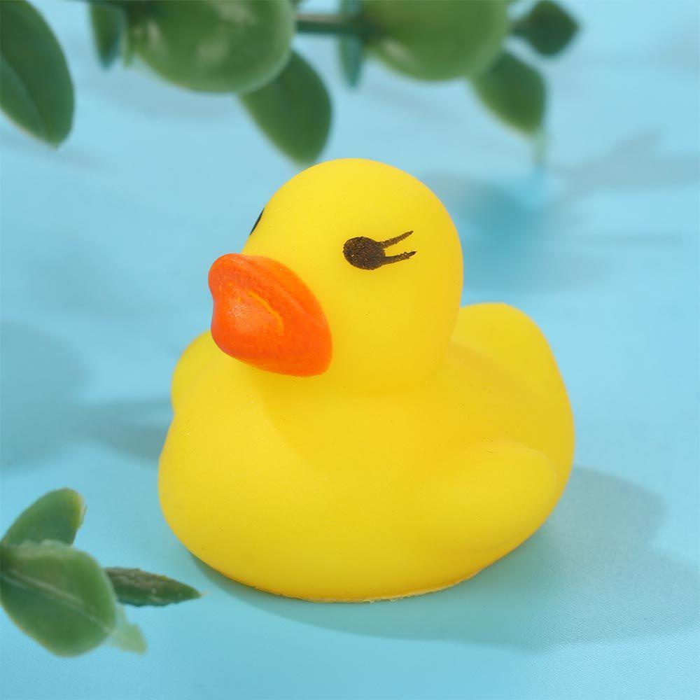 1 Vịt Đồ Chơi Nổi Trên Mặt Nước Cho Bé Chơi Khi Tắm