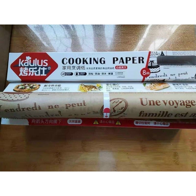 Cuộn giấy báo thấm dầu.