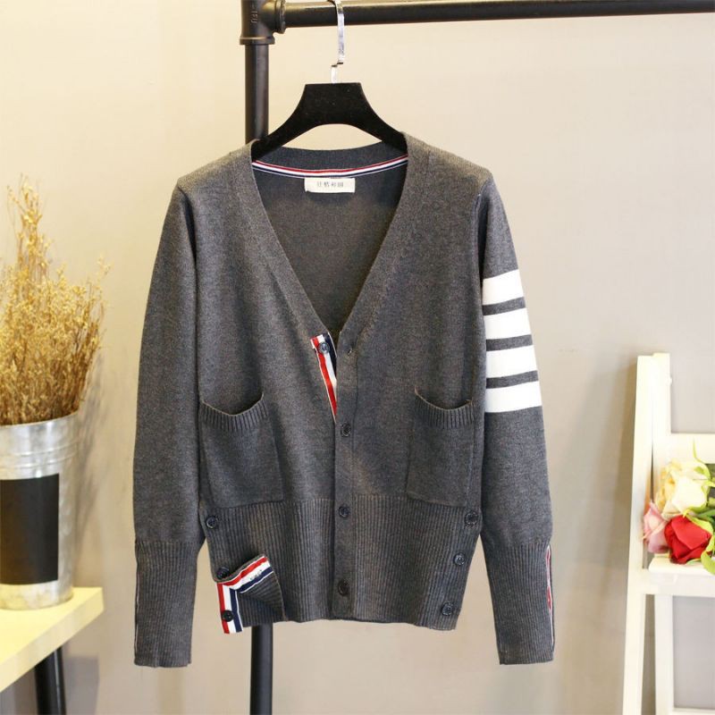 Áo khoác cardigan sọc ngang tay áo chất liệu dệt len | BigBuy360 - bigbuy360.vn