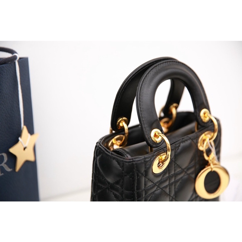 Túi lady diorr size18cm fullbox thoải mái đựng điện thoại