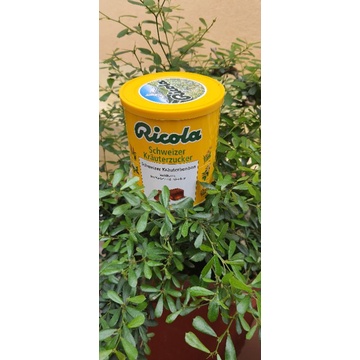 Kẹo ngậm ho thảo mộc Ricola 250g của Đức