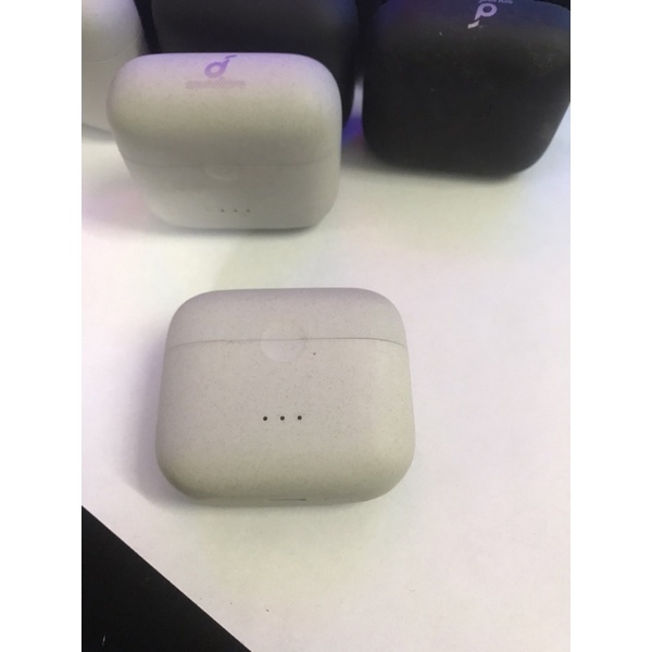 Hộp sạc Soundcore Liberty Air 2