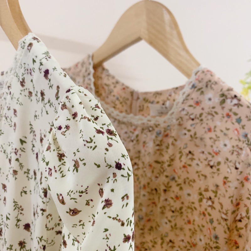 Đầm hoa nhí cổ vuông phối ren cổ và tay, khoá kéo, lót lụa,nơ buộc hai bên