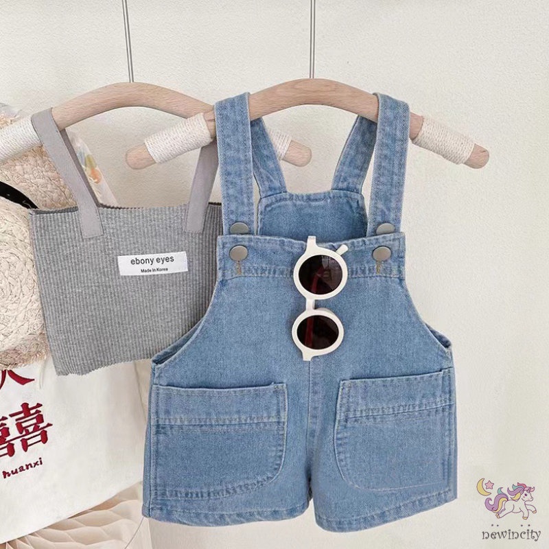 Quần Yếm Jean Phối Túi Lớn Kiểu Hàn Quốc Dễ Thương Cho Bé Gái