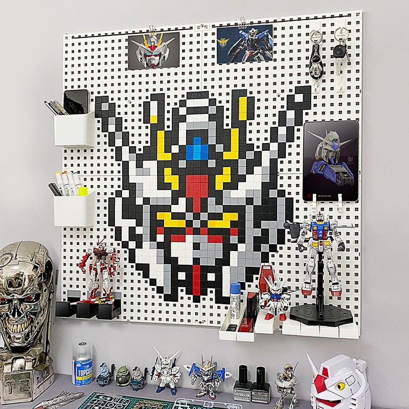 Bảng pegboard treo tường chủ đề Transformer và Gundam