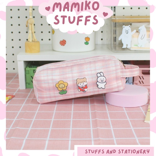 HỘP BÚT GẤU CARO SIÊU XINH TẶNG KÈM PIN CÀI TRANG TRÍ