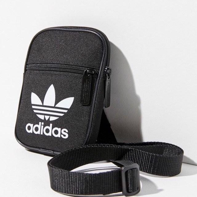 Túi đeo chéo adidas