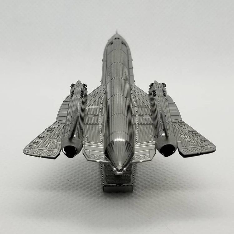 Mô Hình 3D Kim Loại Trinh Sát Chim Đen SR-71 Blackbird (chưa ráp)