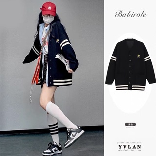 Áo khoác cardigan len đen kẻ tay viền kẻ gấu thêu hình trước ngực siu cute ullzang