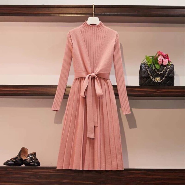 Váy hồng len có khoá