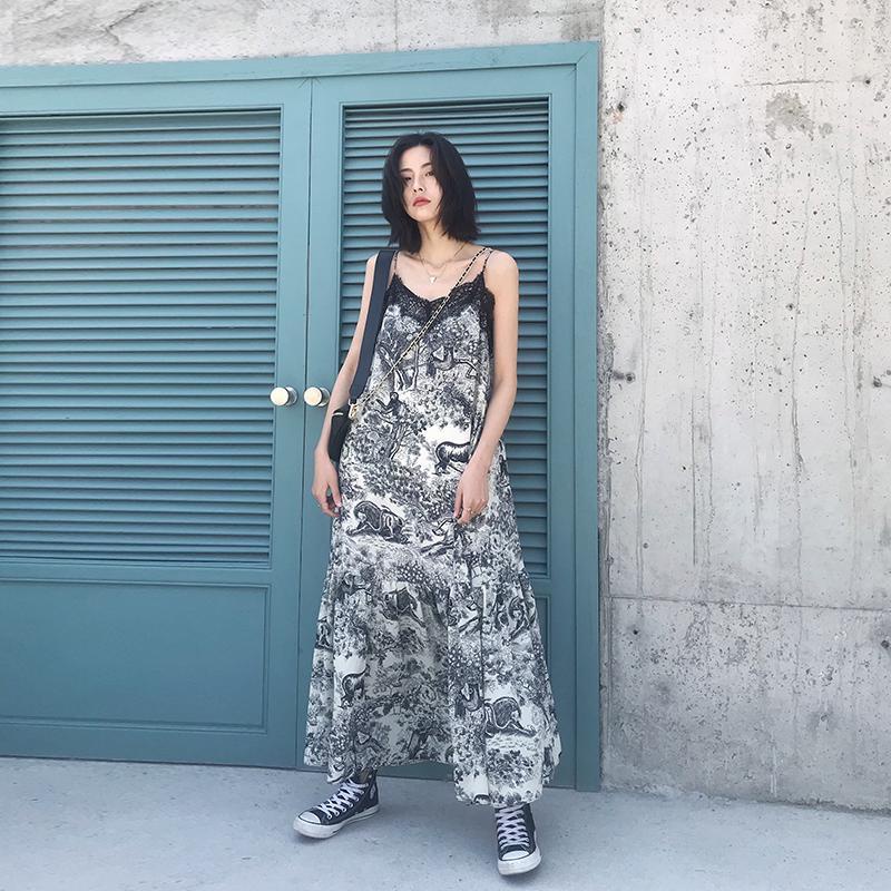Đầm Hai Dây Cổ Chữ V Phong Cách Pháp Thời Trang Mùa Hè Mới 2022 Cho Nữ