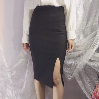 CHÂN VÁY BÚT CHÌ DÀI XẺ TRƯỚC