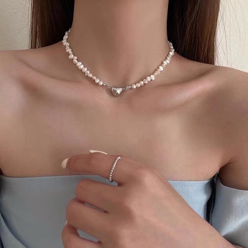 Dây Chuyền Ngọc Trai Cao Cấp Khóa Nam Châm Hình Trái Tim Phong Cách Baroque Pháp Cổ Điển Sang Trọng Thời Trang Cao Cấp Dễ Phối Đồ