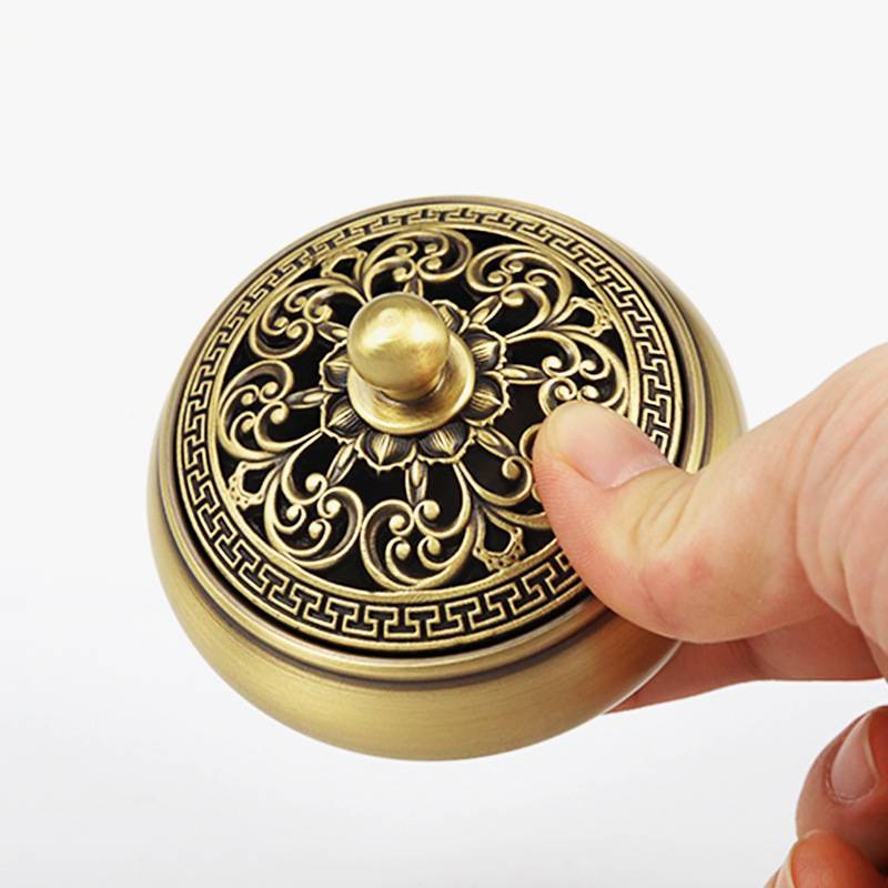 Lư đồng đốt hương ba chân đế thiết kế sang trọng
