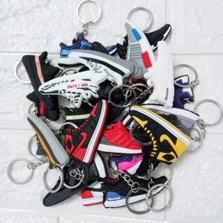 Móc khoá giày sneaker